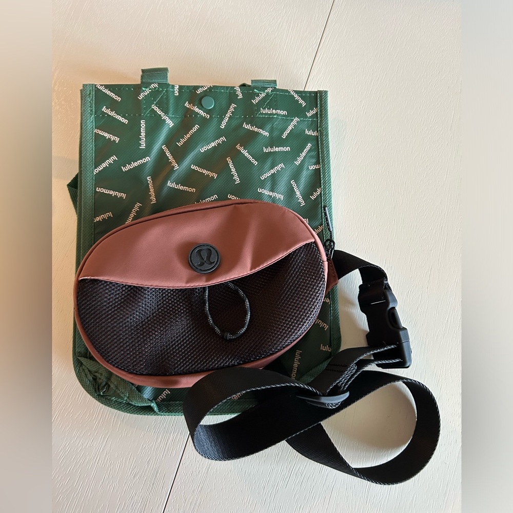 NWOT Lululemon belt bag